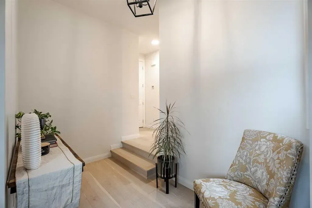 2148 Ravensdun Crescent SE