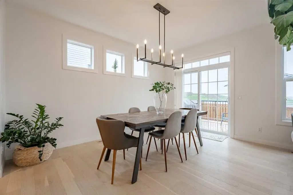 2148 Ravensdun Crescent SE