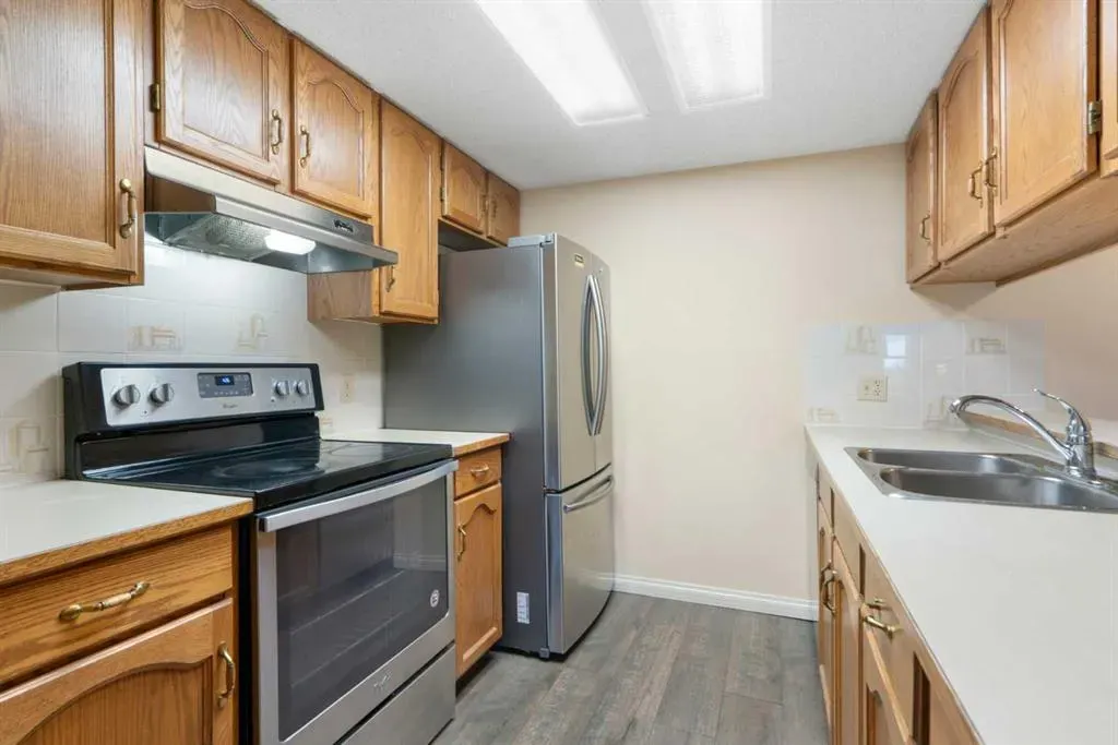 2011 University Drive NW, #103