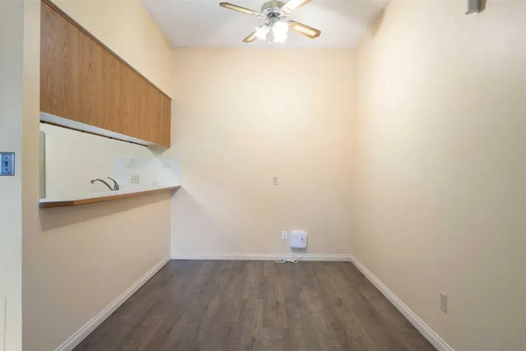 2011 University Drive NW, #103