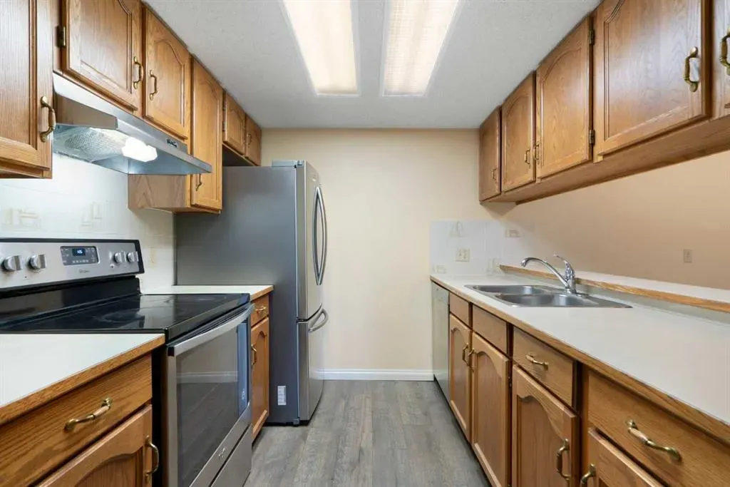 2011 University Drive NW, #103