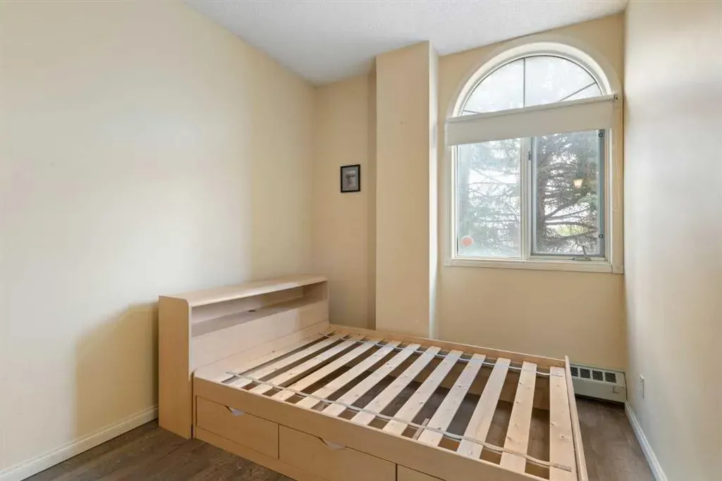 2011 University Drive NW, #103