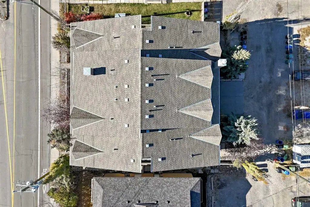 7716 bowness Road NW