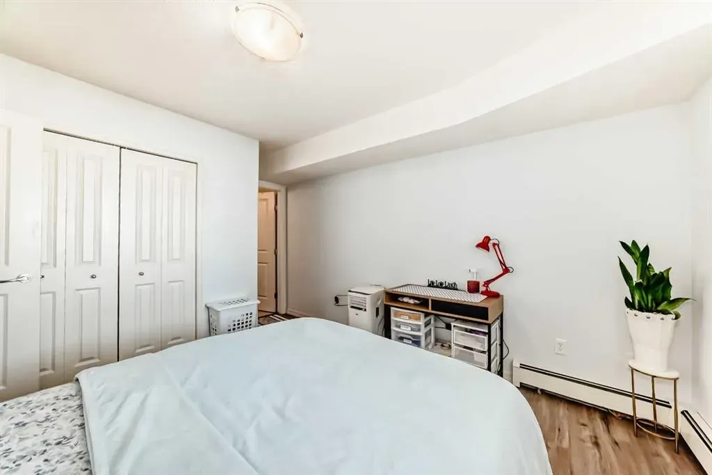 7716 bowness Road NW