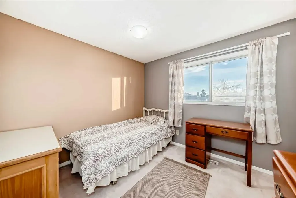 103 Pinehill Place NE, #3