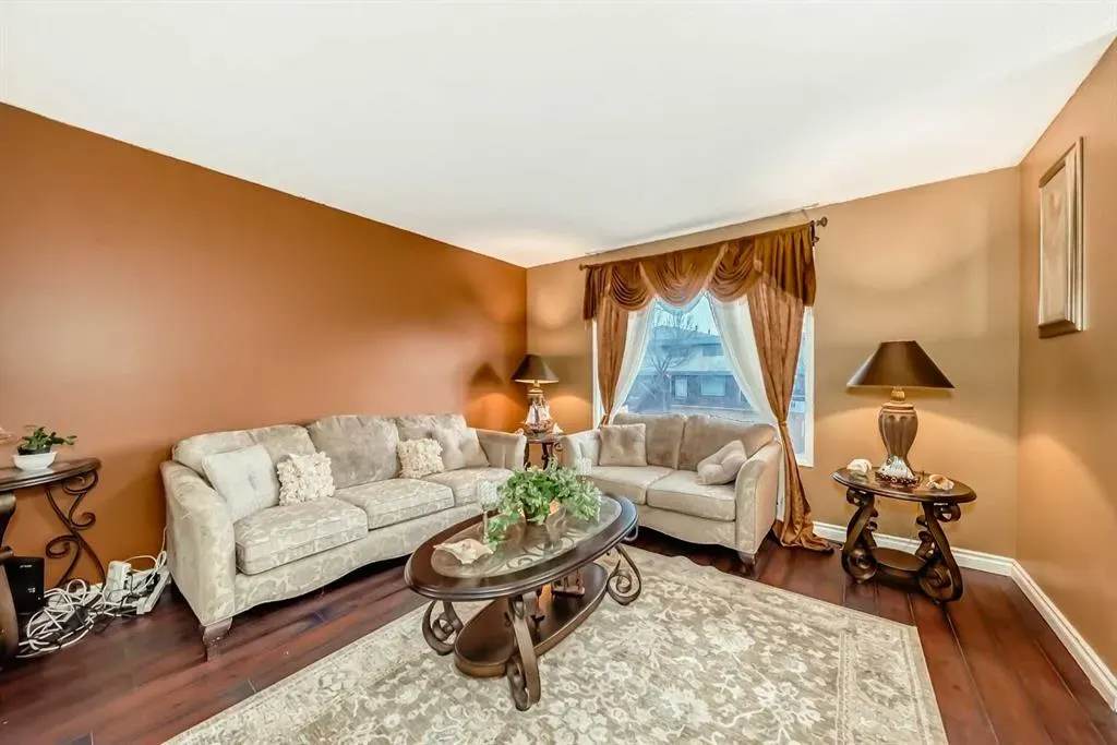 103 Pinehill Place NE, #3