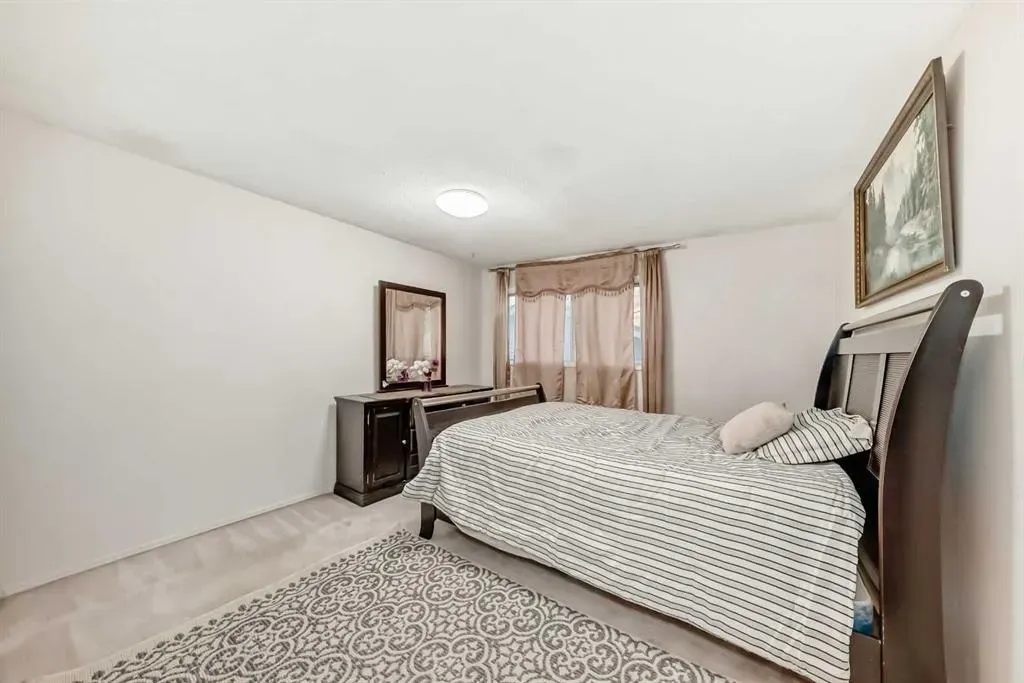 103 Pinehill Place NE, #3