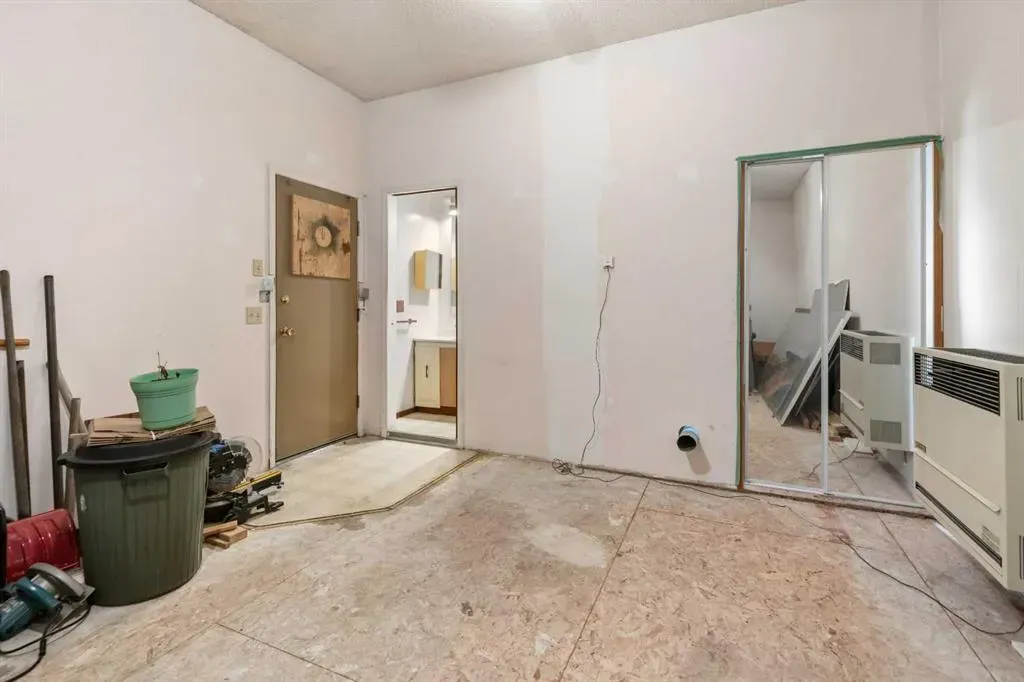 228 Queensland Drive SE