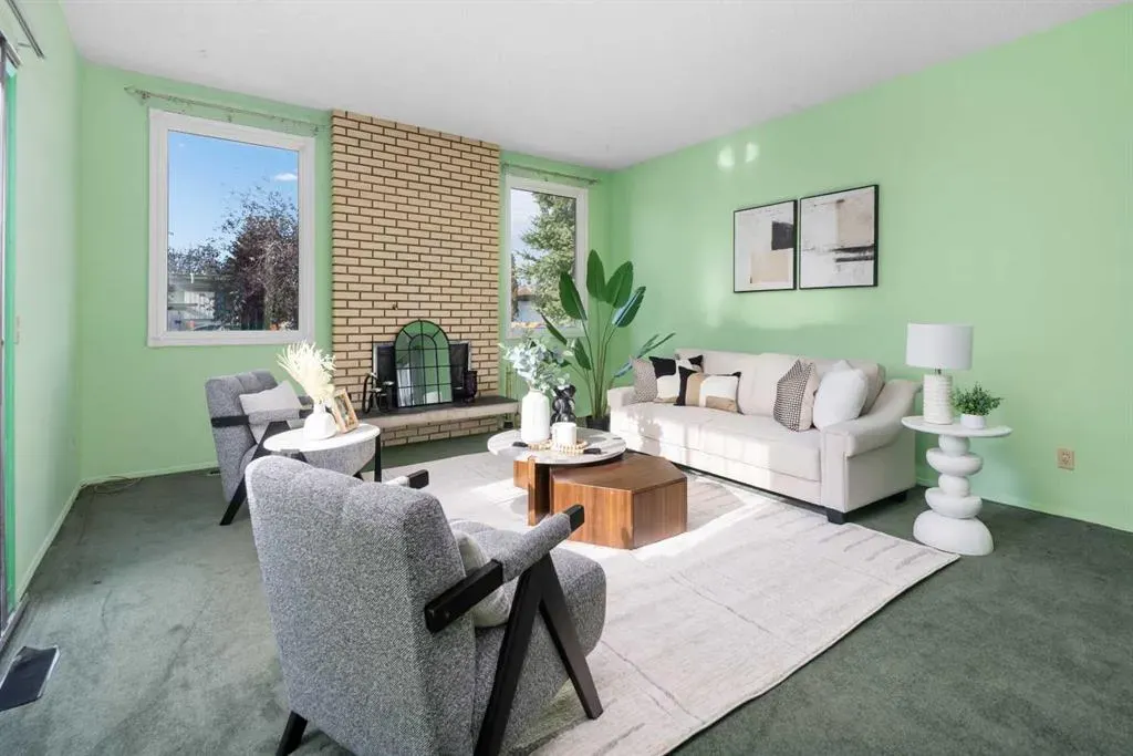 228 Queensland Drive SE