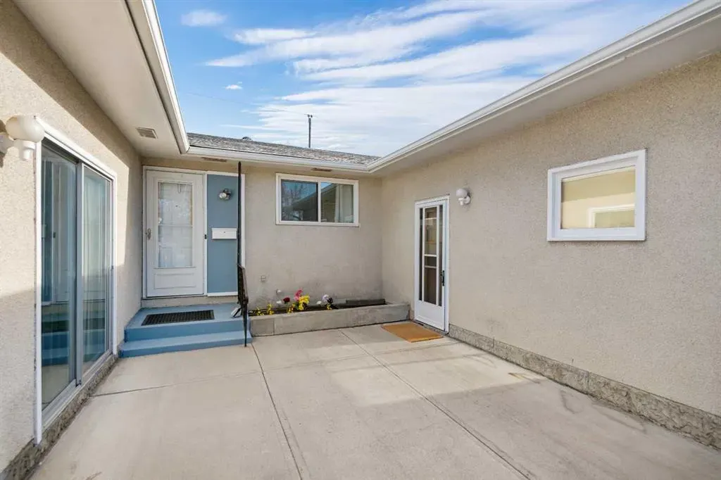 228 Queensland Drive SE