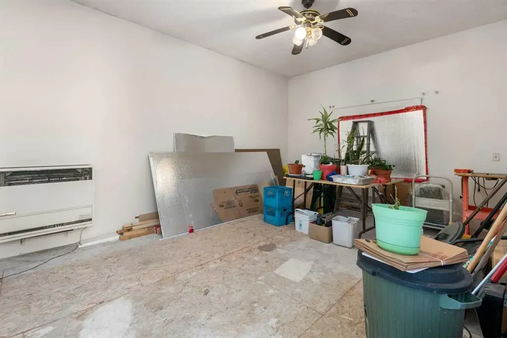 228 Queensland Drive SE