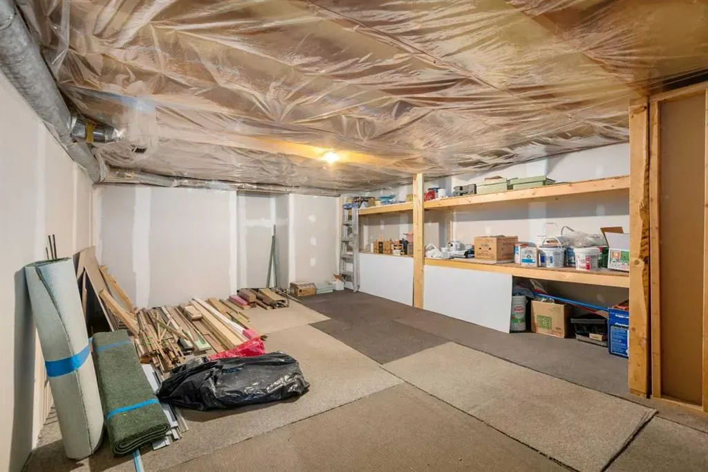 228 Queensland Drive SE