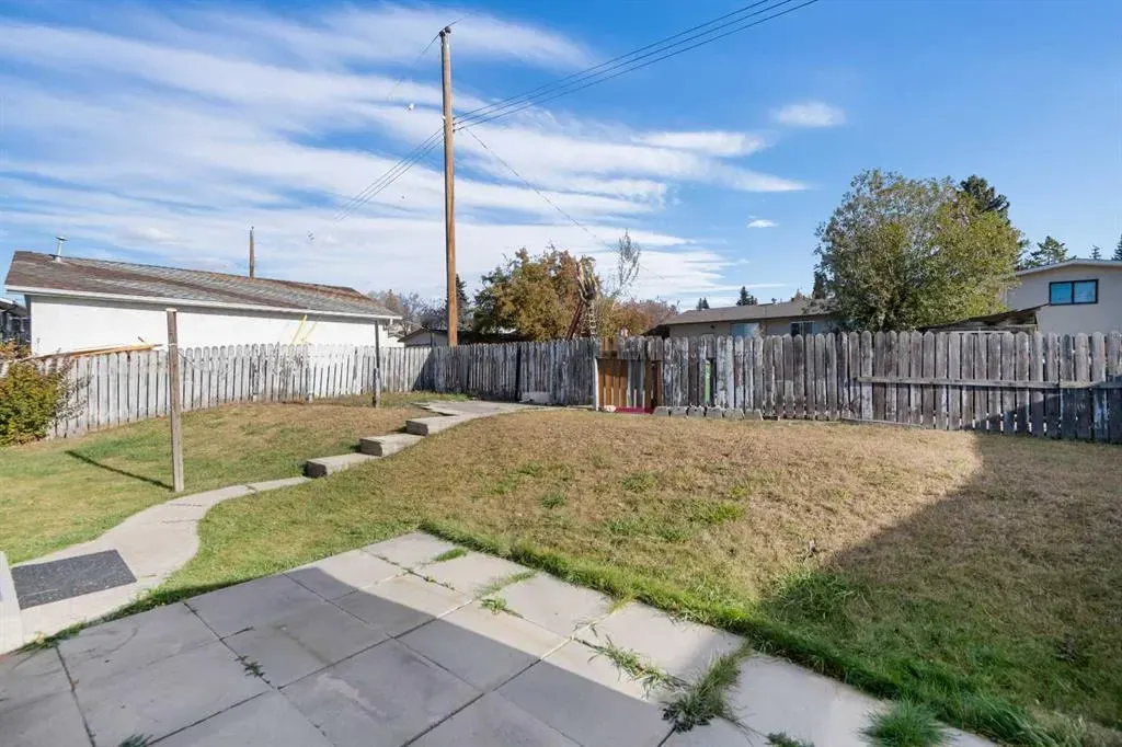 228 Queensland Drive SE