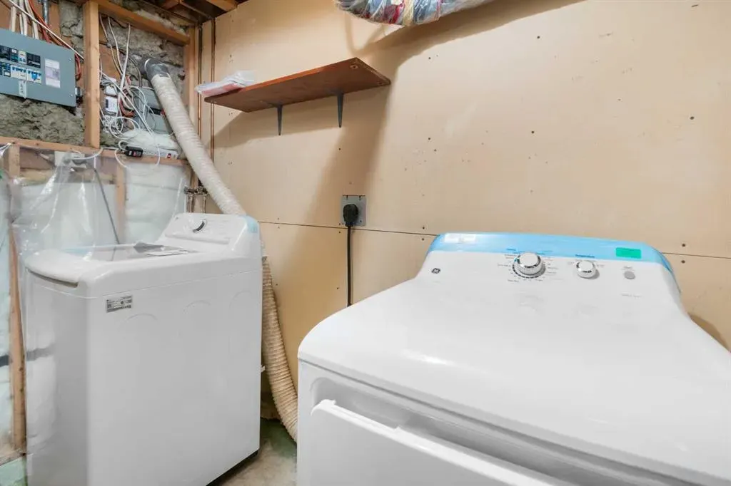 228 Queensland Drive SE