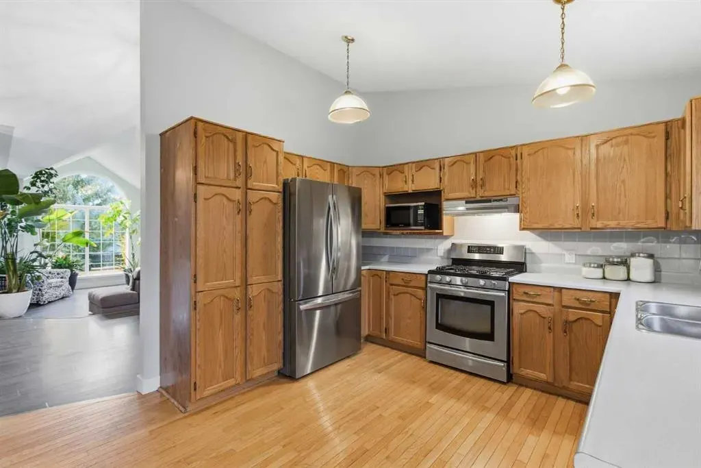 88 Woodford Close SW