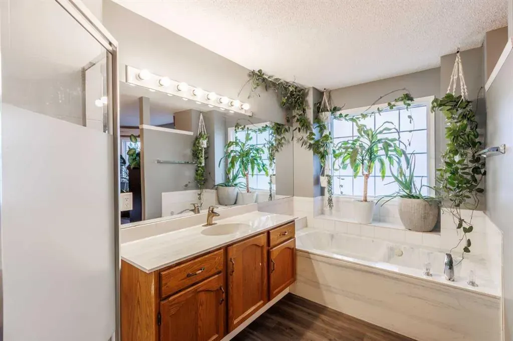 88 Woodford Close SW