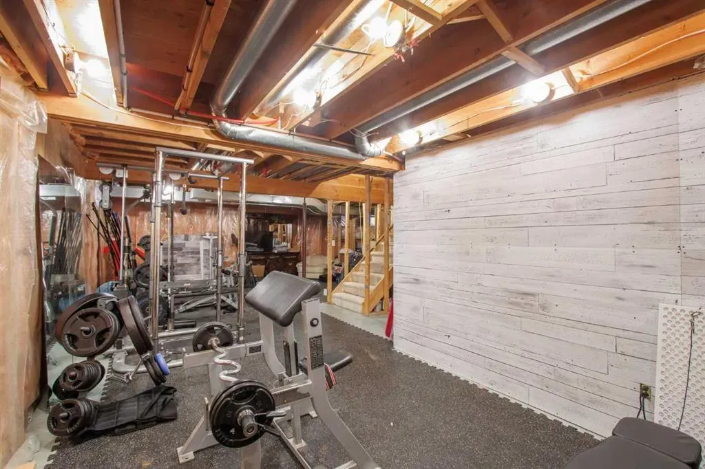 88 Woodford Close SW