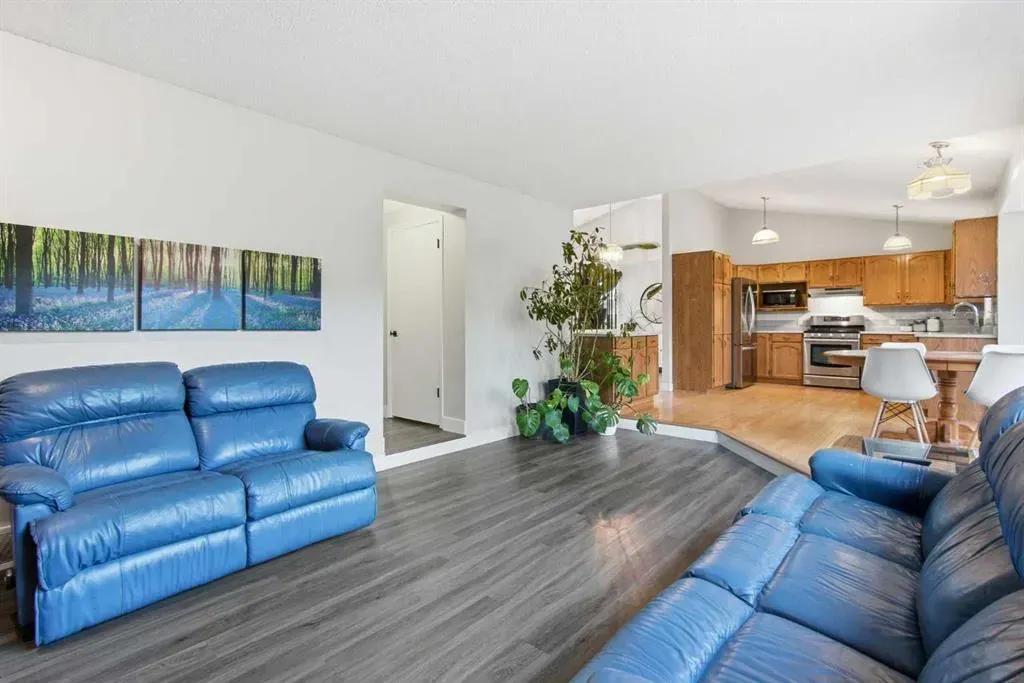 88 Woodford Close SW