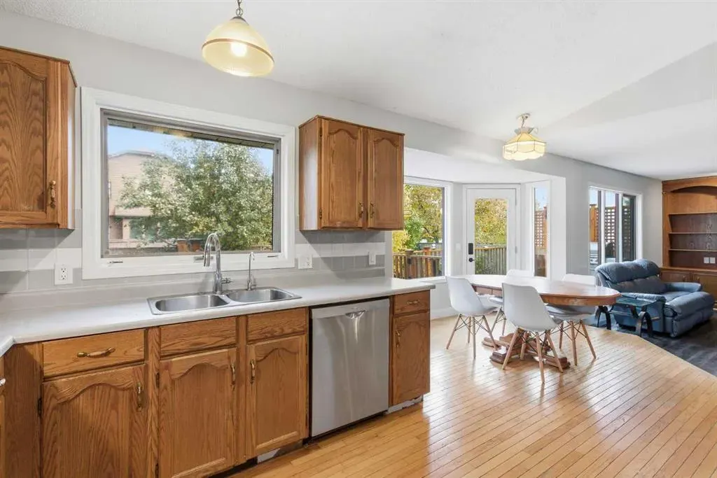 88 Woodford Close SW