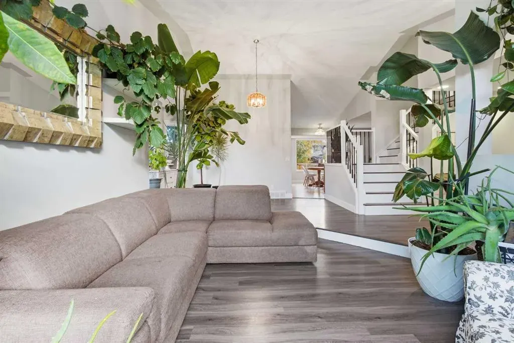 88 Woodford Close SW