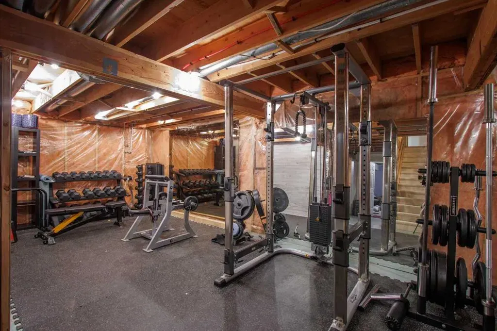 88 Woodford Close SW