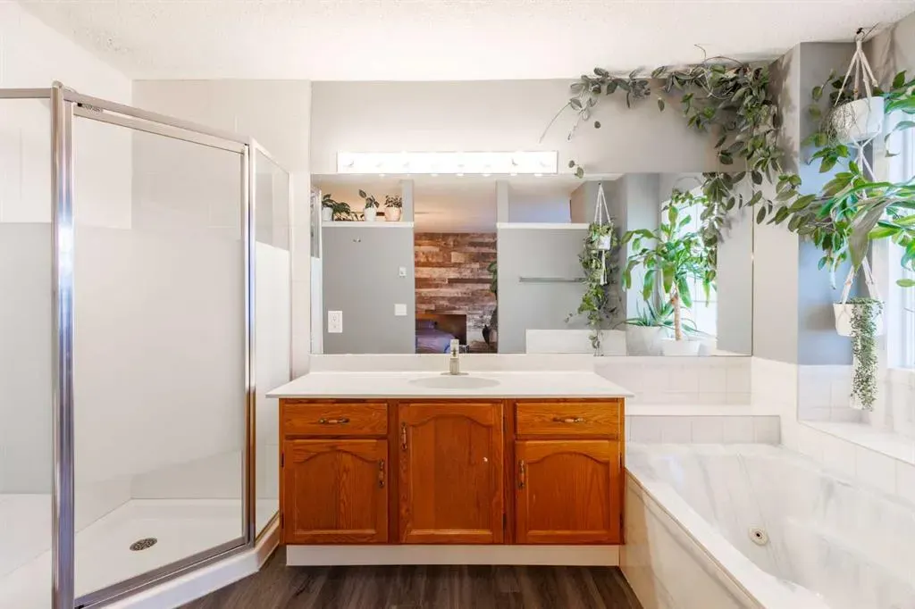 88 Woodford Close SW