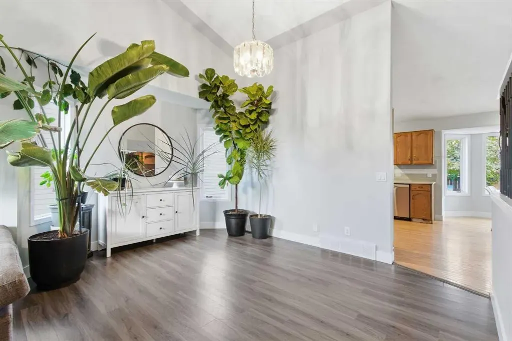 88 Woodford Close SW