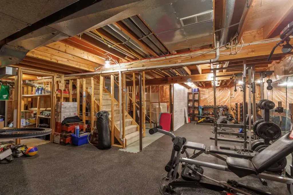 88 Woodford Close SW