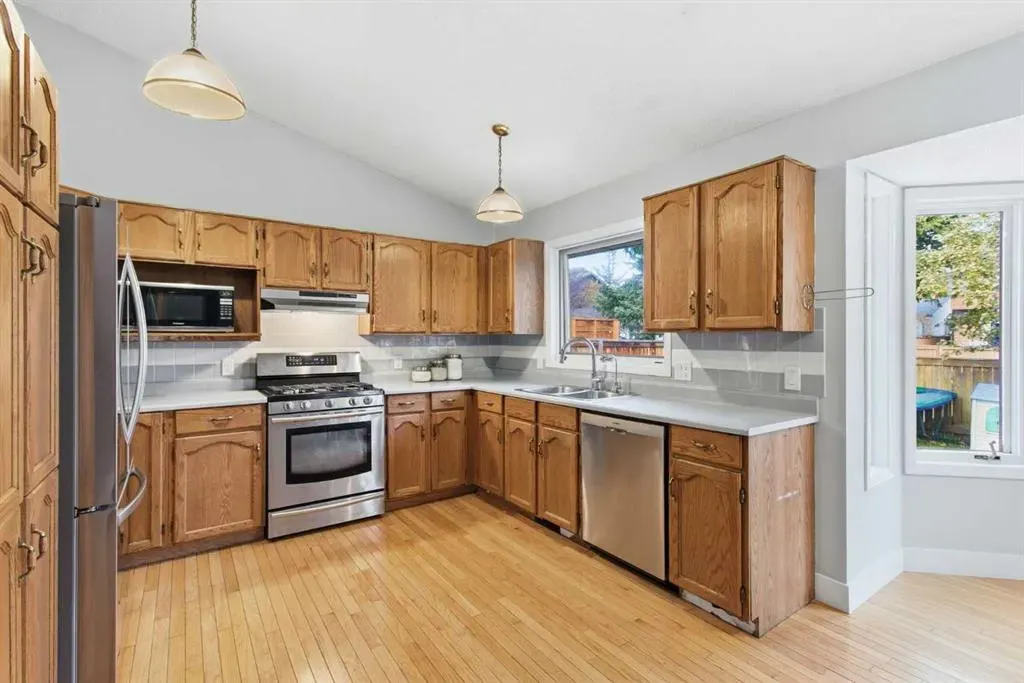 88 Woodford Close SW