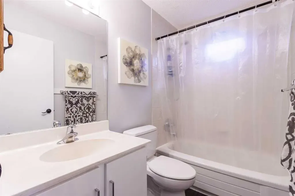 88 Woodford Close SW