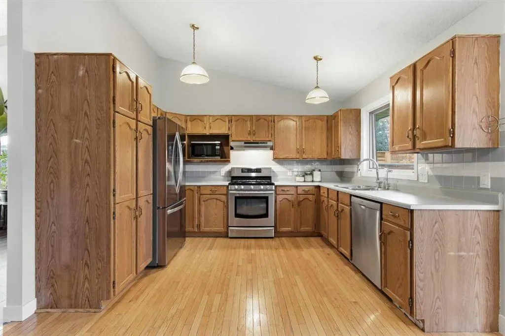 88 Woodford Close SW