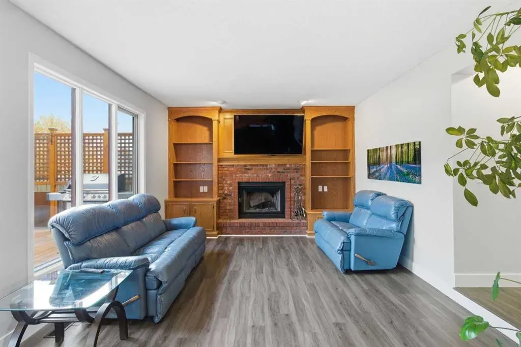 88 Woodford Close SW