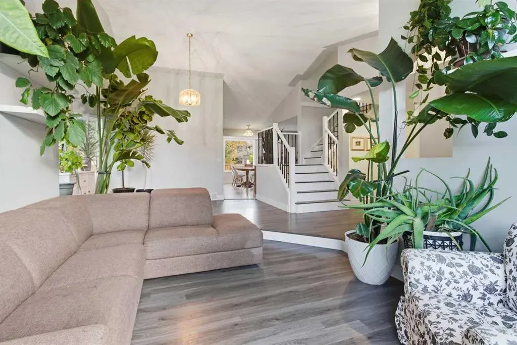 88 Woodford Close SW