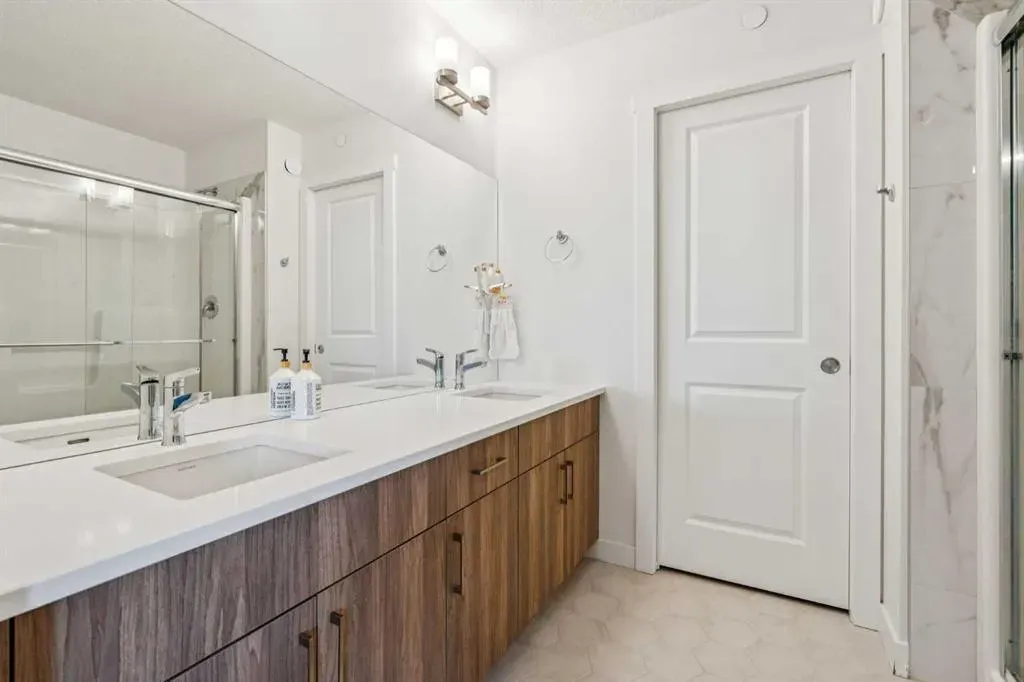 259 Lucas Boulevard NW