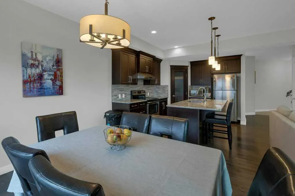 98 Evanscrest Terrace NW