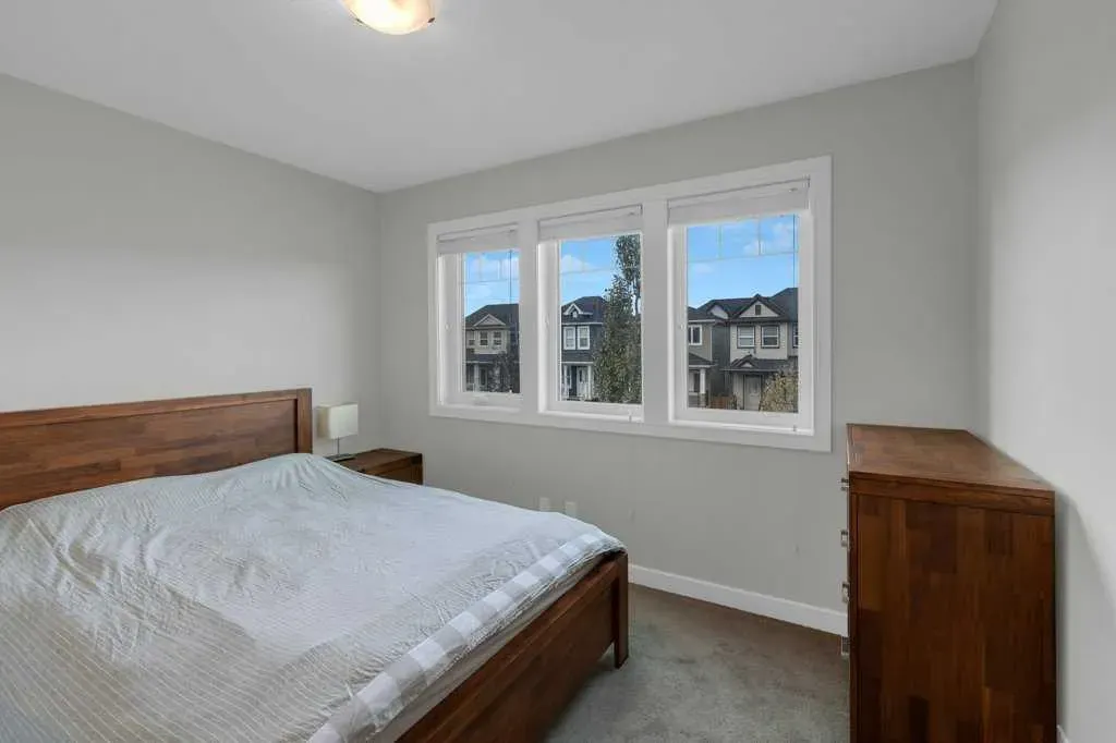 98 Evanscrest Terrace NW