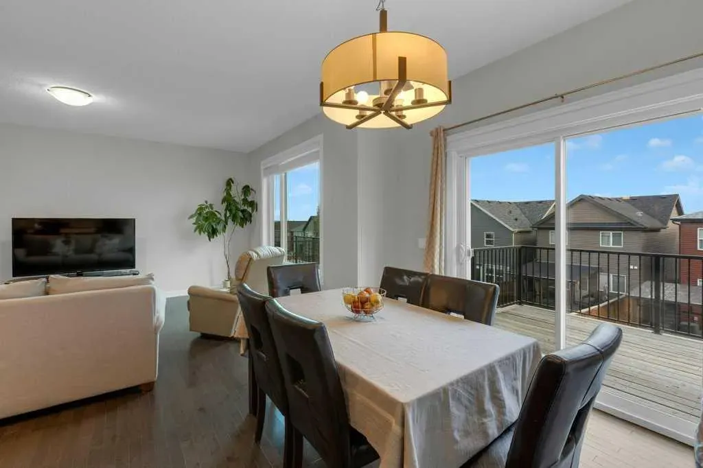 98 Evanscrest Terrace NW