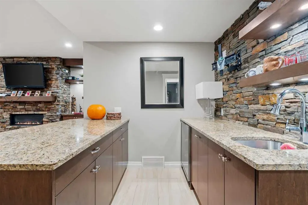 44 Auburn Sound Court SE