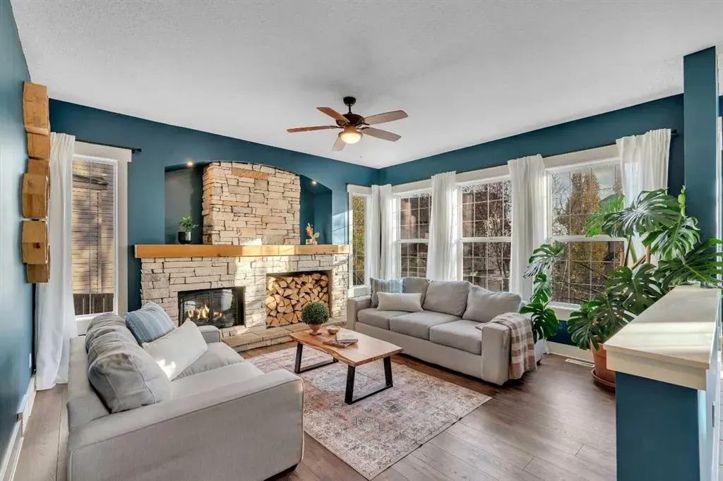 315 Crystal Green Close