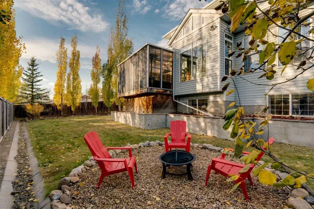 315 Crystal Green Close