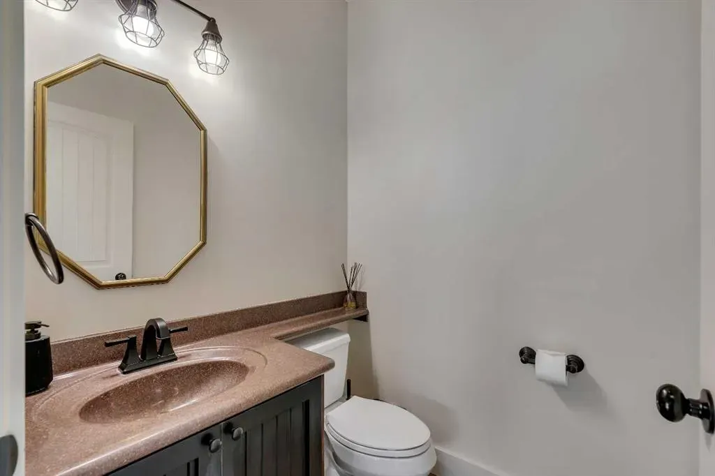 315 Crystal Green Close