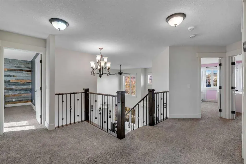 315 Crystal Green Close