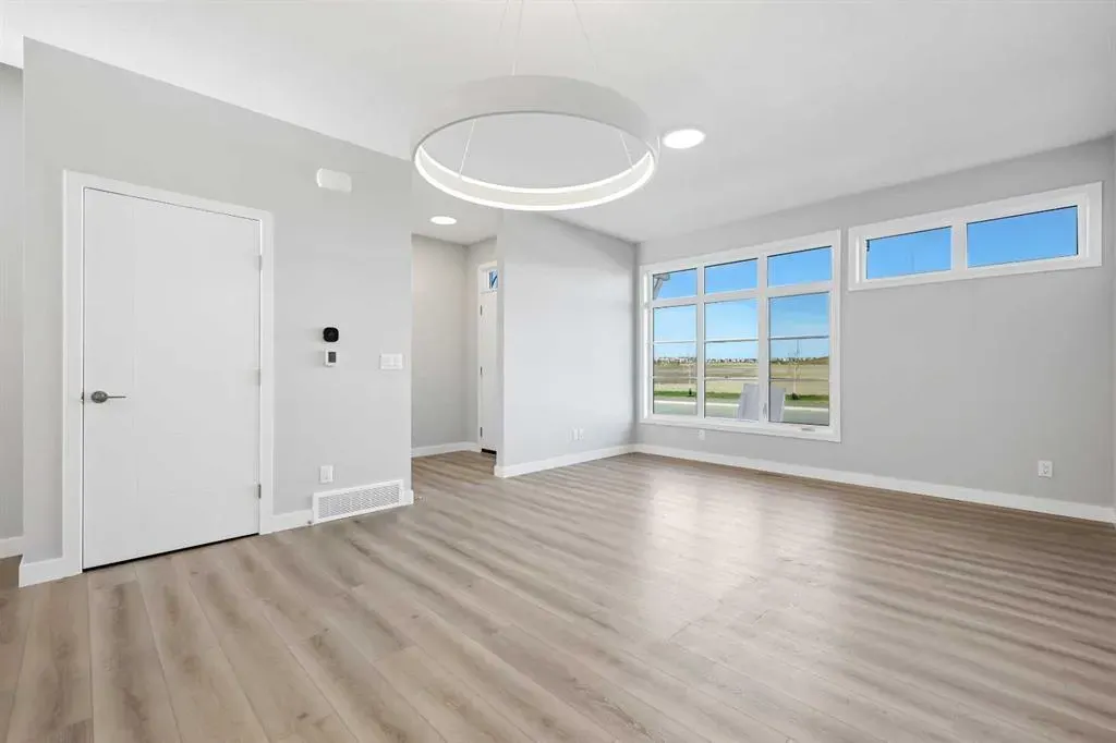 7031 Rangeview Avenue SE