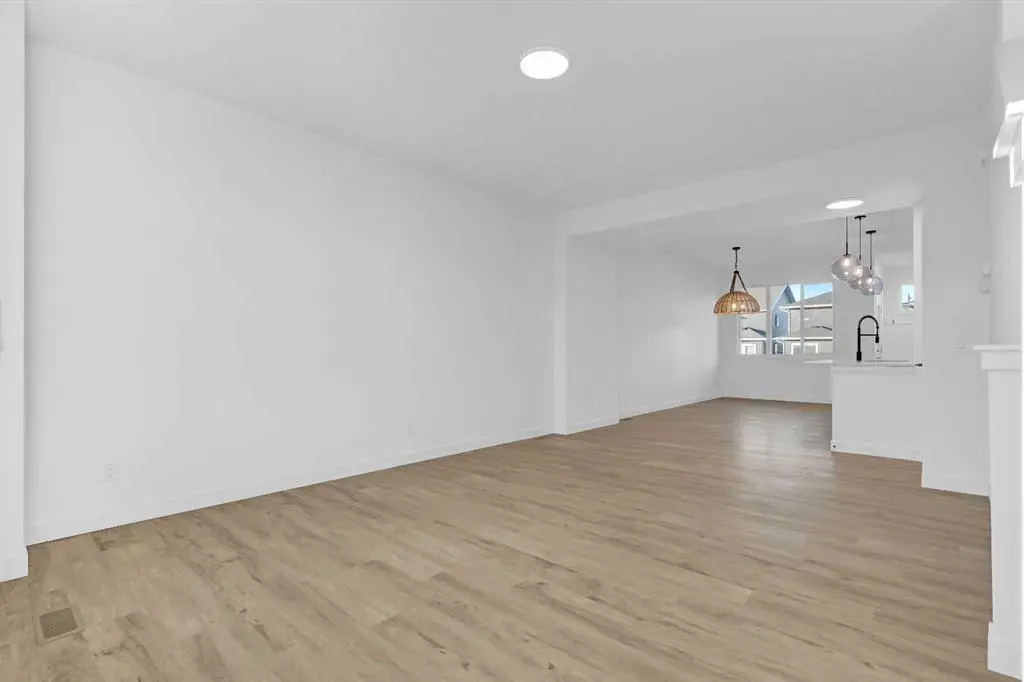 164 Cobblestone Gate SW