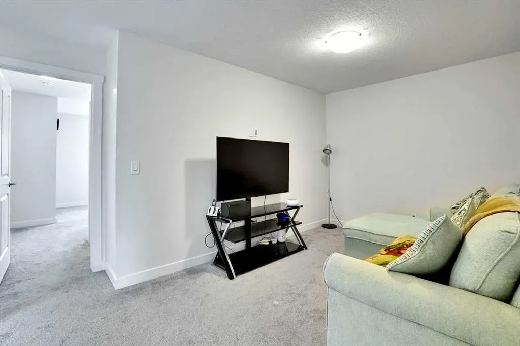 1457 Bayview Point SW