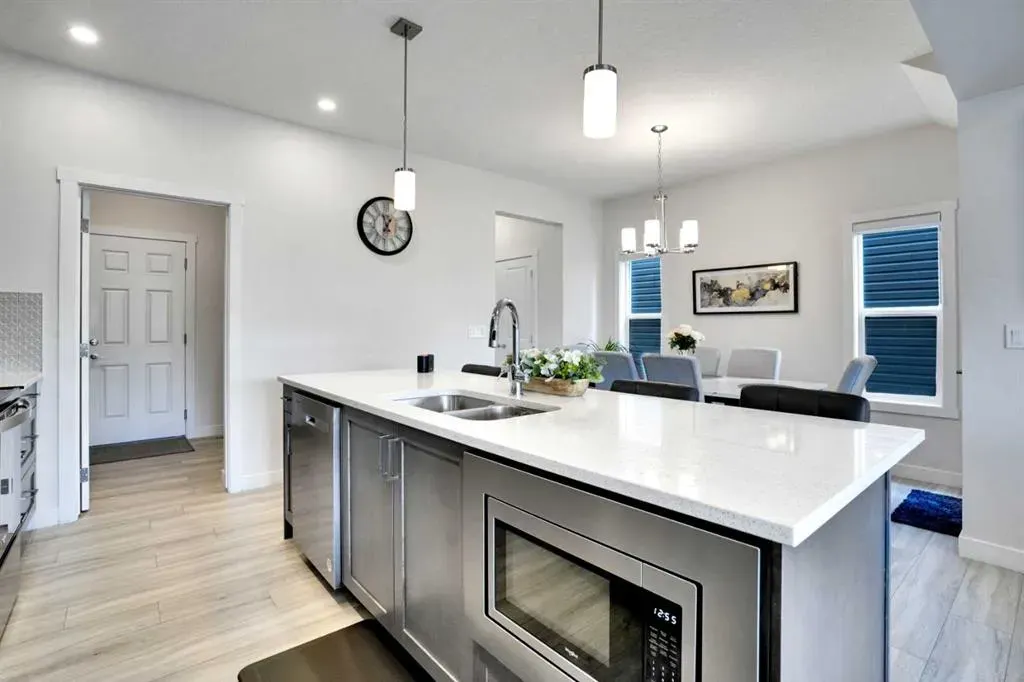 1457 Bayview Point SW