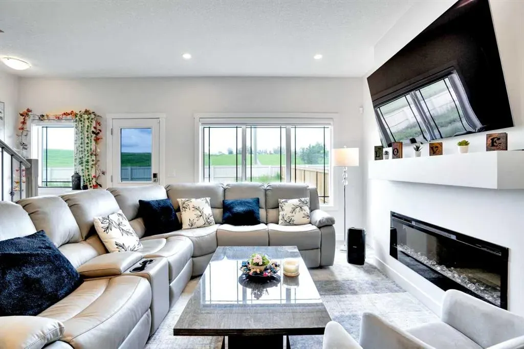 1457 Bayview Point SW