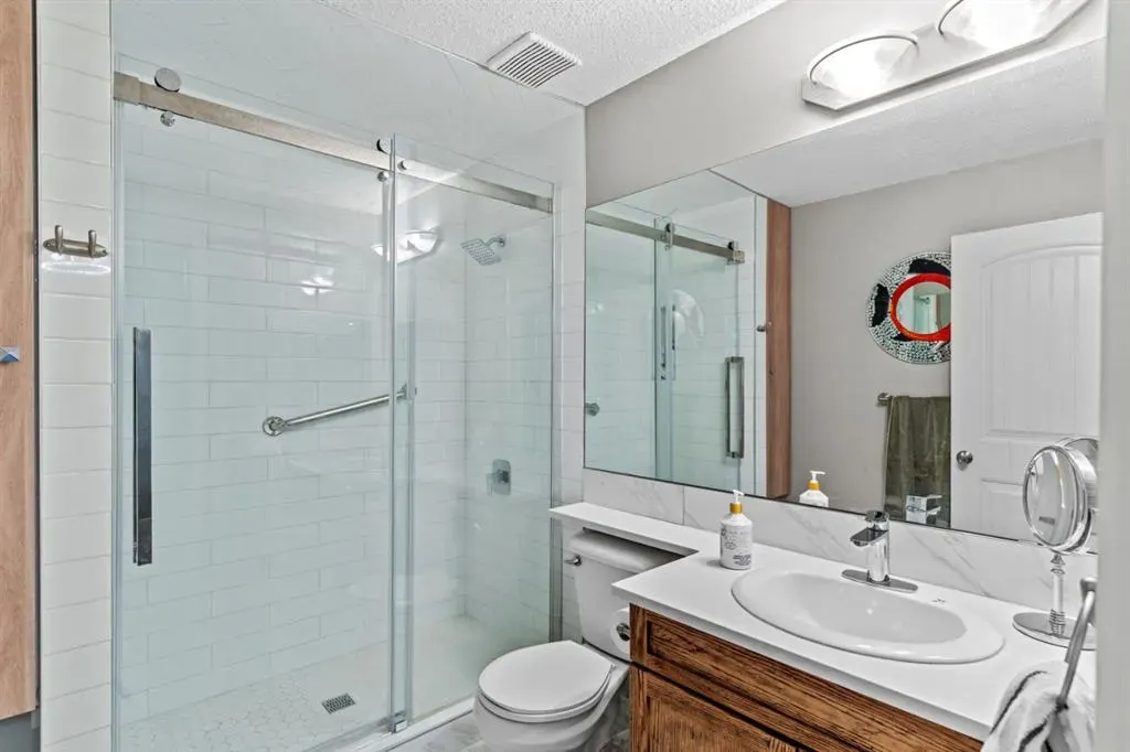 105 Village Heights SW, #10