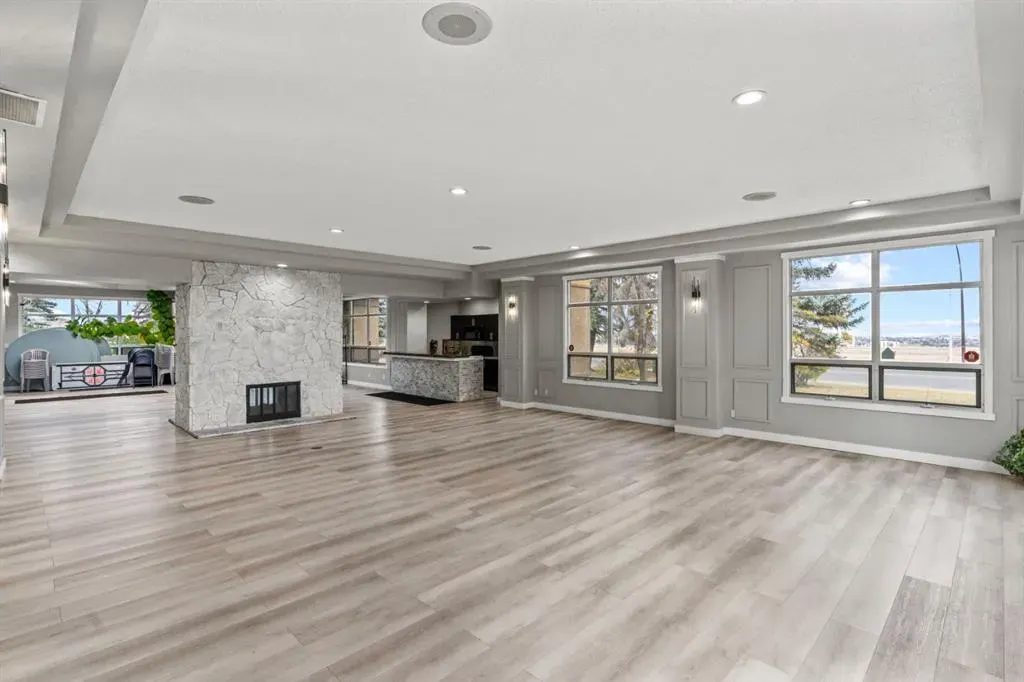 105 Village Heights SW, #10