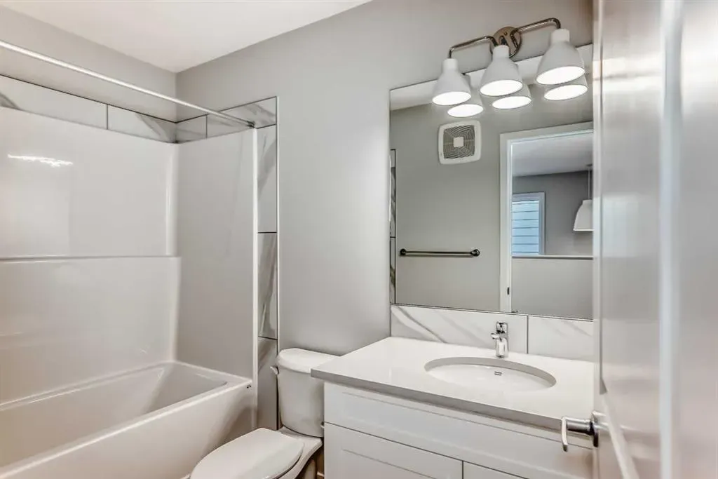 1058 Sawgrass Link NW